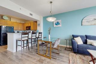 Resort condo with amazing pool hot tub tennis fitness center & Wifi - 6