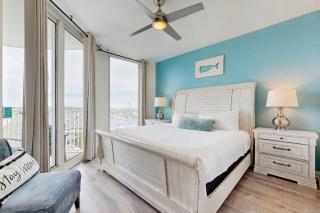 Resort condo with amazing pool hot tub tennis fitness center & Wifi - 2