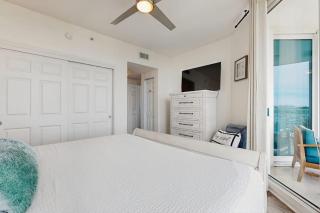 Resort condo with amazing pool hot tub tennis fitness center & Wifi - 1