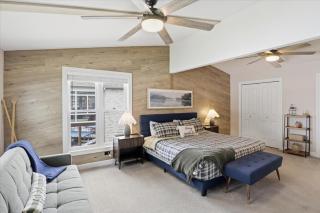 Lakefront Home with Game Room, Firepits & Gazebo at 3MM - 5