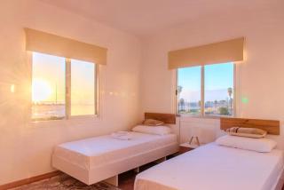 2BR Sunrise Port View Apt Steps from Finikoudes by Cyprus Horizons - 8