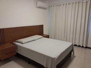 Amplio apartamento con suite, sala y garaje para persona sola o pareja - 0