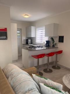 Las Palmas Cozy & Centrally Located Home in Bubali - 3