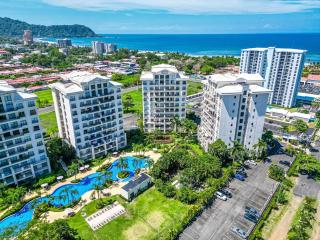 Luxury condo in Jaco Bay 3 bedrooms - 4