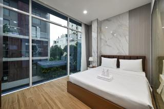 The Crown Airport Hotel - 9