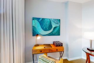21st-floor condo with Gulf views pool hot tub tennis sauna & private W&D - 4