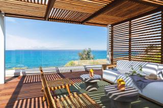Villa Lara - Stylish Retreat with Beach Access - 0
