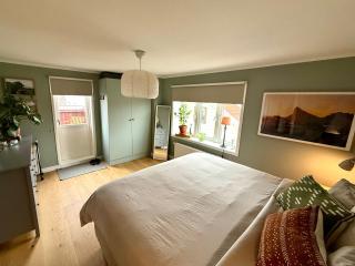 Sunny Kungshamn Flat with 3 Balconies - 8
