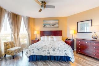 Seventh floor inviting open condo w shared pool & hot tub near everything - 7