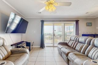 Family Friendly Condo with Shared Pool WiFi Private Washer & Dryer & Central AC - 6