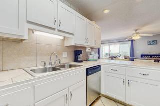 Family Friendly Condo with Shared Pool WiFi Private Washer & Dryer & Central AC - 3