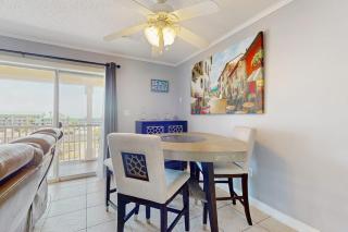Family Friendly Condo with Shared Pool WiFi Private Washer & Dryer & Central AC - 1