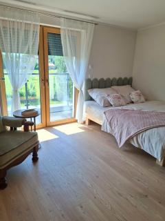 Niwy8Rooms - 8
