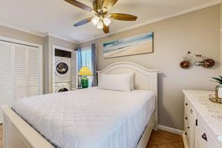 Inviting condo with dock pool hot tub & private beach - dog-friendly - 1