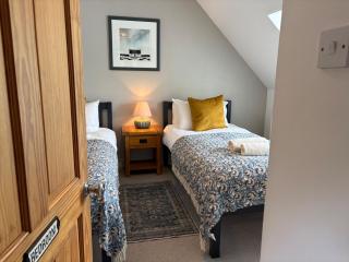 1 Keepers Cottage Skeabost Bridge Isle Of Skye - 3