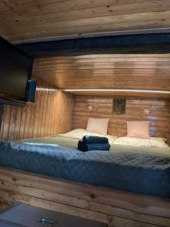 stay on a private boat in the center of Prague 8- Vltava - 8