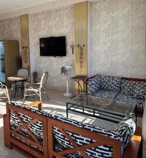 Hotel Legiandro Surami - 8