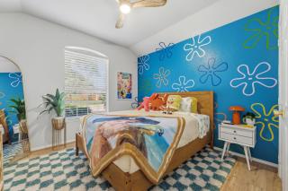 4 Themed Rooms - 11 Min to Universal Kids - 8