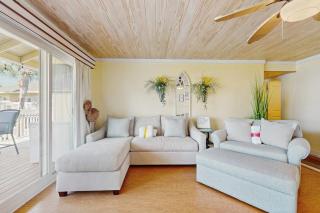 Calming condo with hot tub tennis court pool & balcony - 6