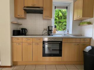 Cozy Beach House Beautiful Water View, WiFi & Parking - 3