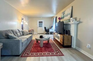 15 Mi to Dtwn Detroit: Cozy Family Home w/ Yard! - 3