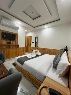 Hotel The Travica Kasol Centrally Heated & Air Cooled Near Volvo Bus Stand - 2