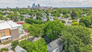 Spacious 3BR PetFriendly Retreat Near DT Cleveland - 4