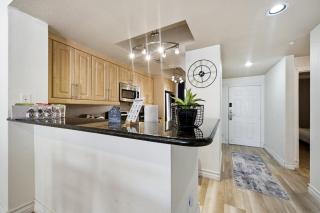 30 Day Furnished Condo Gated Near Airport - 4
