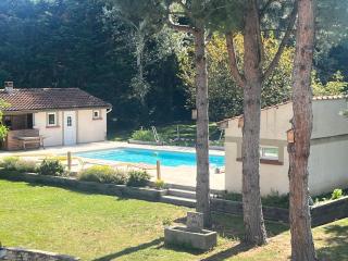 Studio indépdendant dans un parc verdoyant avec piscine - 1