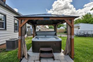 Comfortable 3BR home with workspace & parking - Parma - 9