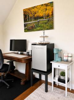 Garden Retreat, Room with Workspace, Near Lake Huron - 3