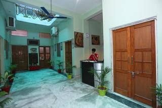 Collection-O Sara Grand Near Ram Manohar Lohia hospital - 3