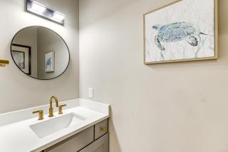 5 Mi to Downtown: Pet-Friendly Lancaster Getaway - 2