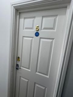 Comfortable Single Rooms Near Derby City Centre - 1