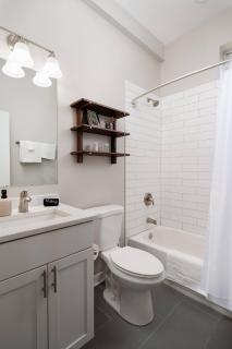 Penthouse with Private Rooftop and Skyline Views - Sleeps 6 - 7