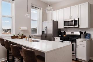 Penthouse with Private Rooftop and Skyline Views - Sleeps 6 - 2
