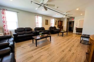 Perfect for Reunions-9BR Niagara Getaway - 3