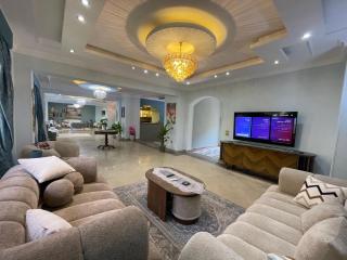 Luxury 5BR Villa with Private Pool, First Heights 6th October Cairo - 4