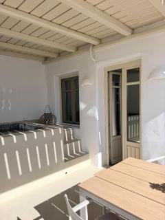 Nicolia Stays Sea View, Jacuzzi, Walk to Centre - 3