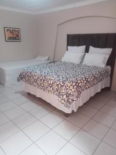 SkyWags Guest House - 4