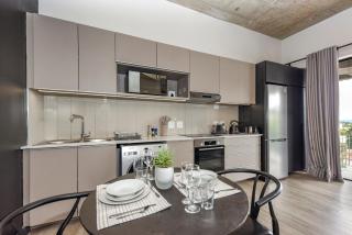 The Lineal 106 - Bright & Modern 1BR in Sandton Pool - Fast Wi-Fi - 5