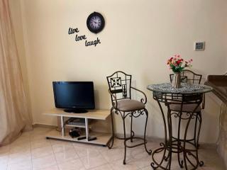 Palm Beach Piazza LUXURY Apartment-Private Beach Access - 1