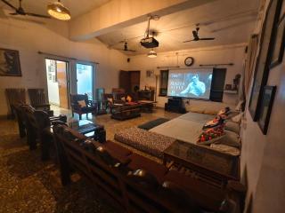 The Castle Villa,4BR Family Retreat , Projector,Free Parking,MTDC Approved - 5