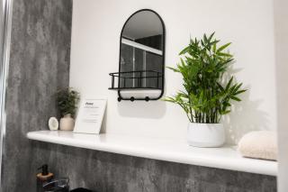 Comfy Spacious 2 BDR Apt in Centre with Allocated Parking Bay - 9