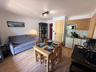 Appartement cosy avec terrasse ensoleillée, au pied des pistes de Montgenèvre, tout équipé - FR-1-266-219 - 1