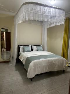 A&R Two Bedroom Furnished Apartments Kyebando - 7