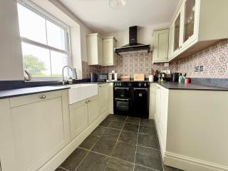 A detached period RURAL home with views, Sleeps 7 with Cymru Holidays - 9