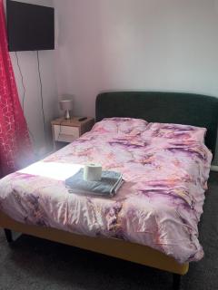 Cozy and Charming Double room with Workspace - 2