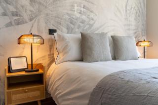 HT Modern apartment Lyon Providencia and Parking - 1
