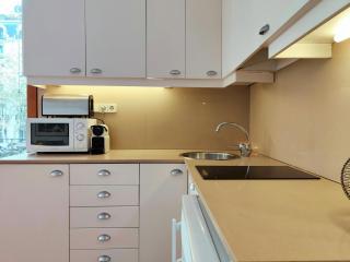 Bright 1-Bed Apartment on La Rambla Barcelona. RJ - 2